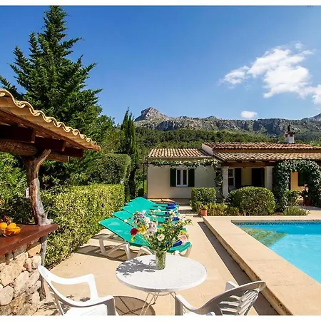 Fantastische In Einer Ruhigen Gegend In Der Naehe Von By Interhome