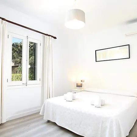 Fantastische In Einer Ruhigen Gegend In Der Naehe Von By Interhome Semesterbostad Pollença