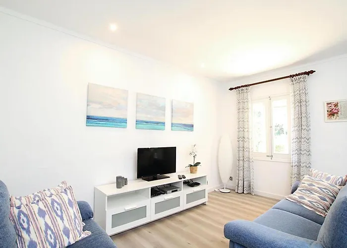 Fantastische In Einer Ruhigen Gegend In Der Naehe Von By Interhome Ferienhaus *